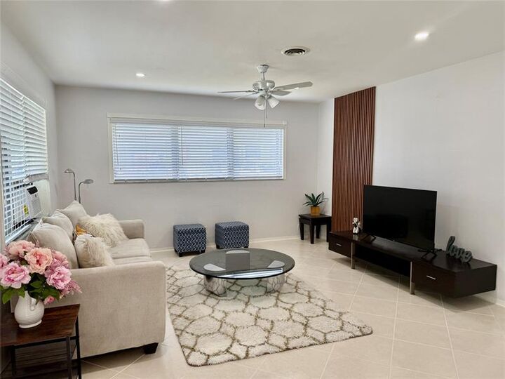 23 NE 19th Ave  Pompano Beach FL 33060 photo