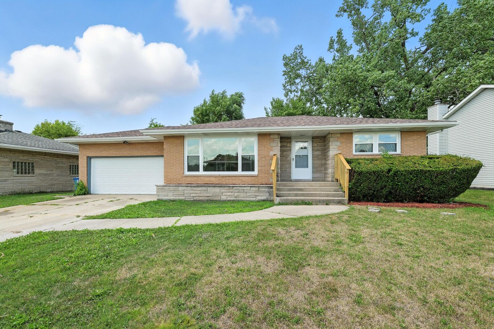 Property Photo: 1420 W 54th Avenue IN 46410