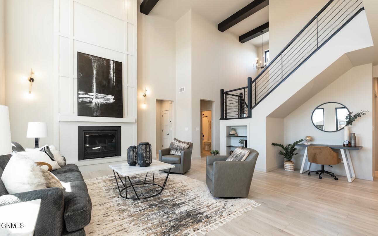 Property Photo:  4015 Clairmont Road  ND 58503 