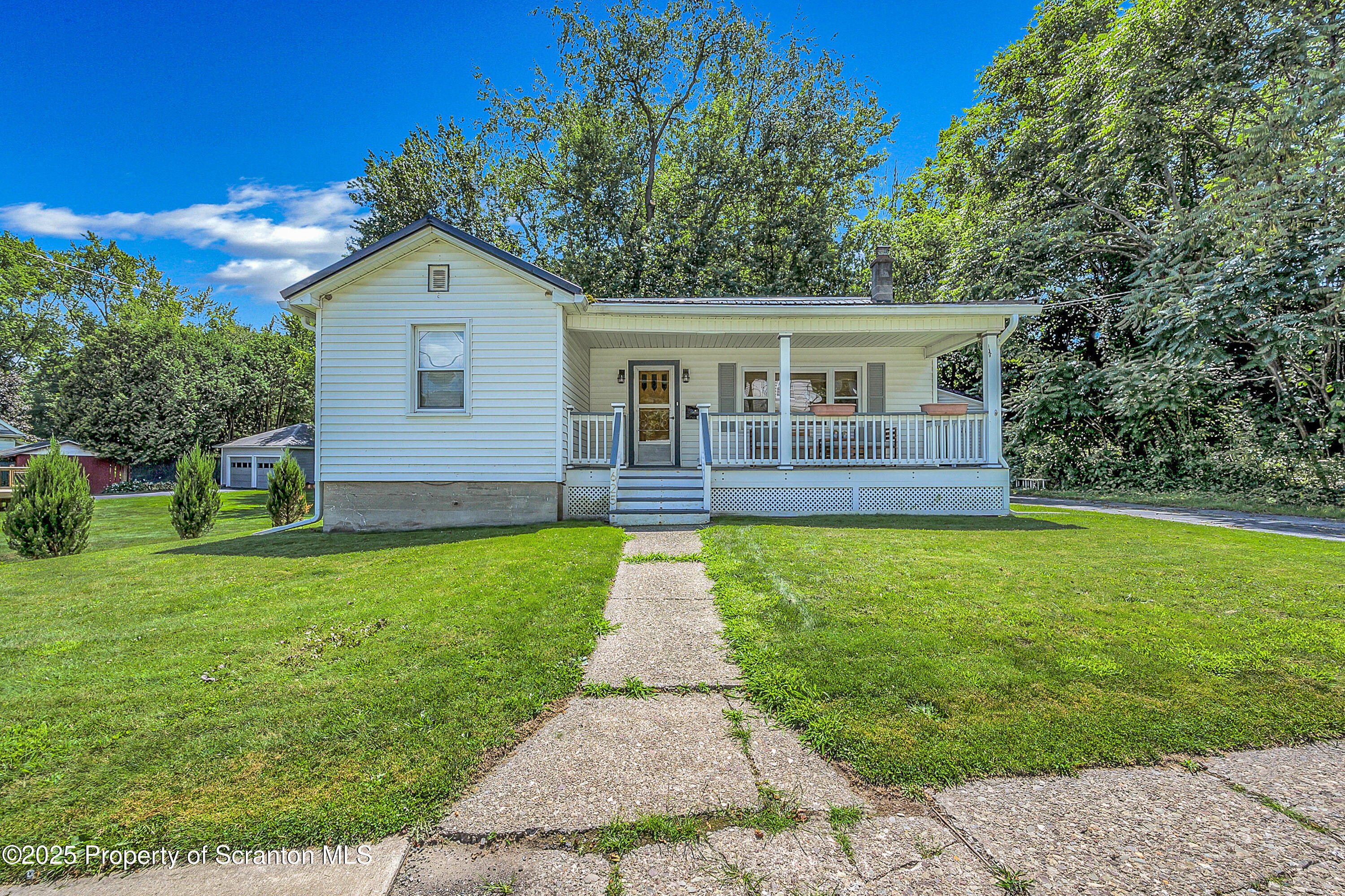 Property Photo: 625 Leggett Street PA 18508