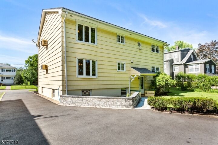 Property Photo:  48 High St  NJ 07974 