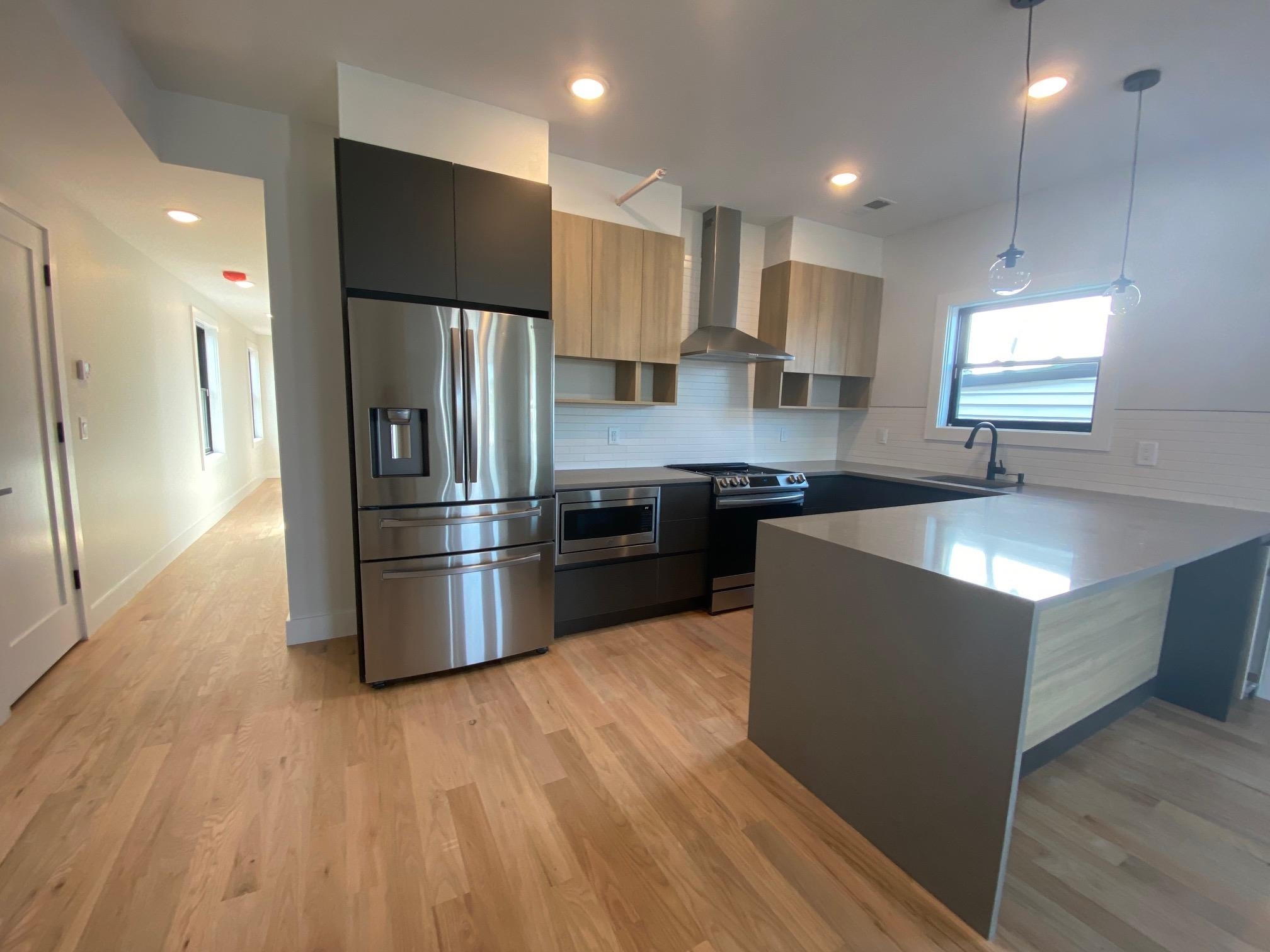 Property Photo:  41 Thorne St 4  NJ 07307 