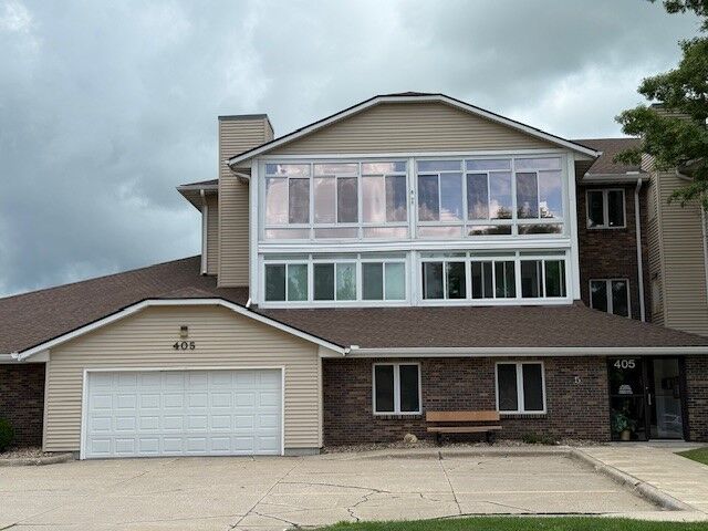 Property Photo: 405 SE Delaware Avenue 207 IA 50021