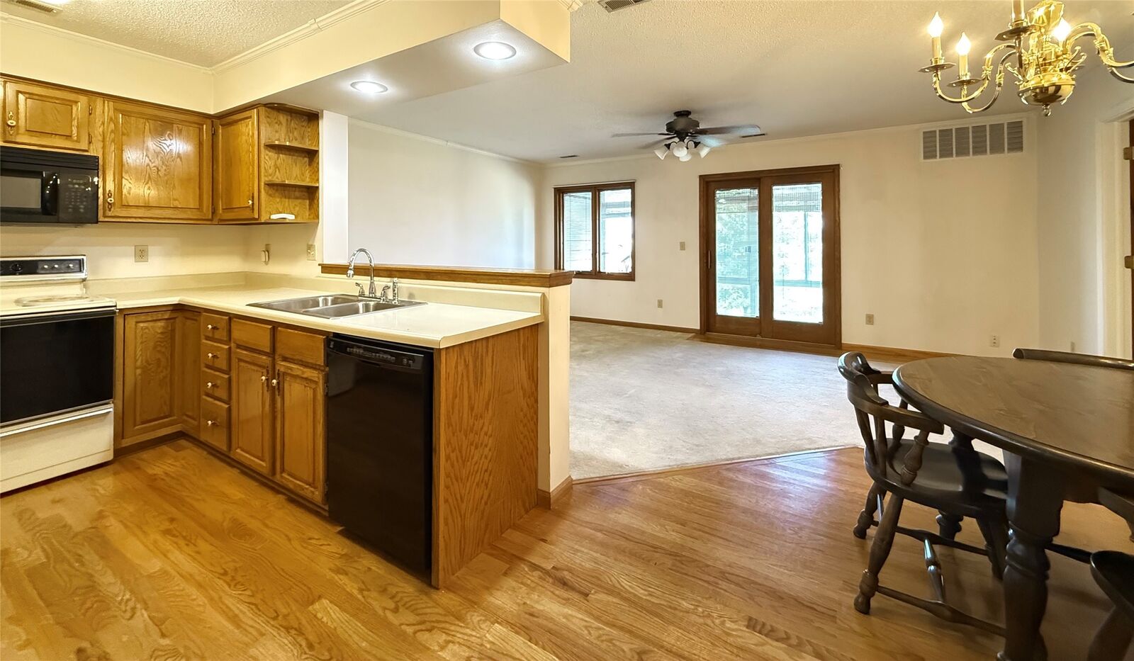 Property Photo:  405 SE Delaware Avenue 207  IA 50021 