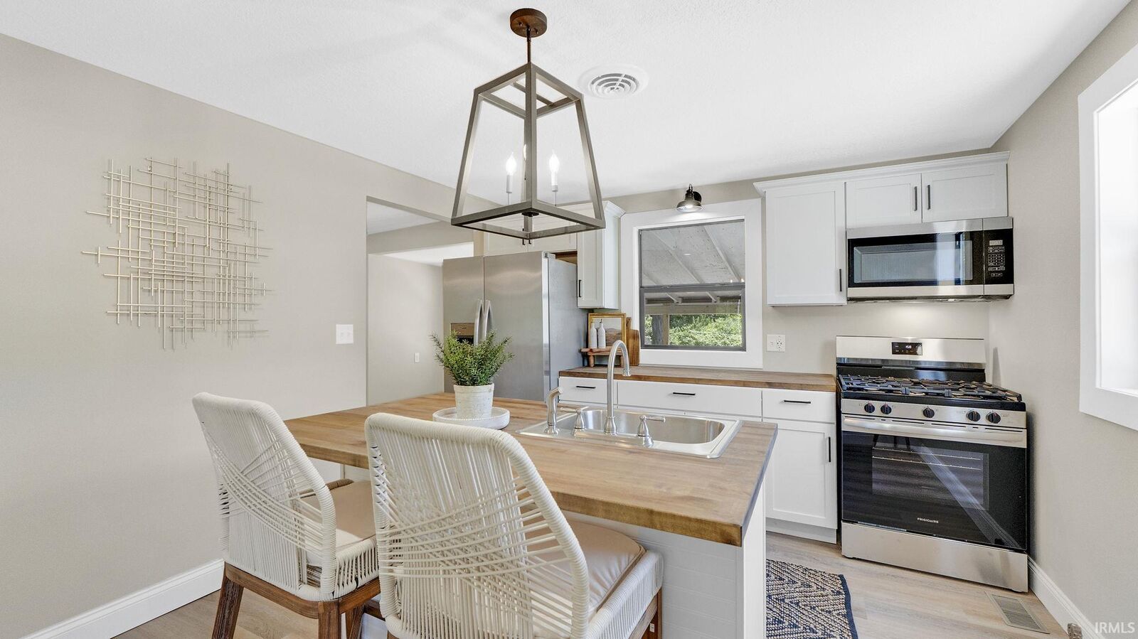 Property Photo: 4828 E State Boulevard IN 46815