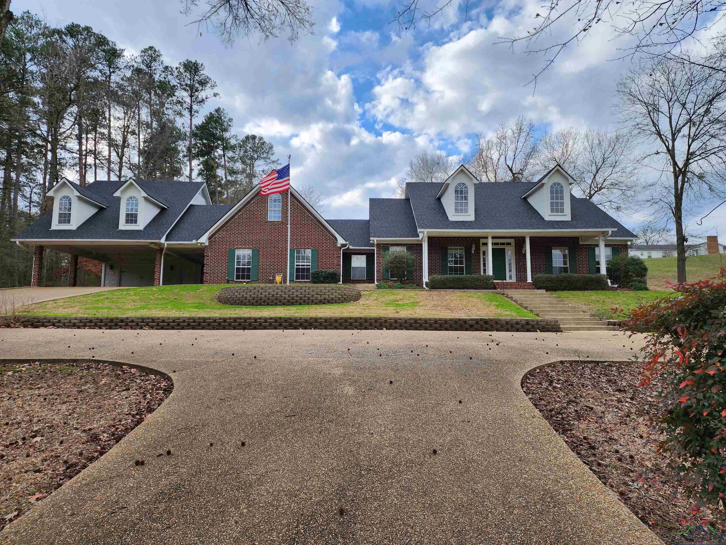 Property Photo: 503 Madelaine TX 75644