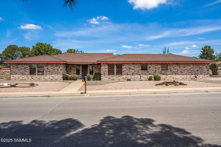 Property Photo: 1109 Hermosillo Drive NM 88005
