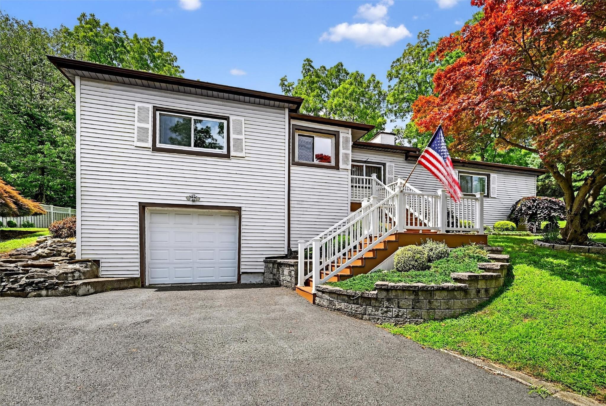 Property Photo:  299 Riley Road  NY 12553 