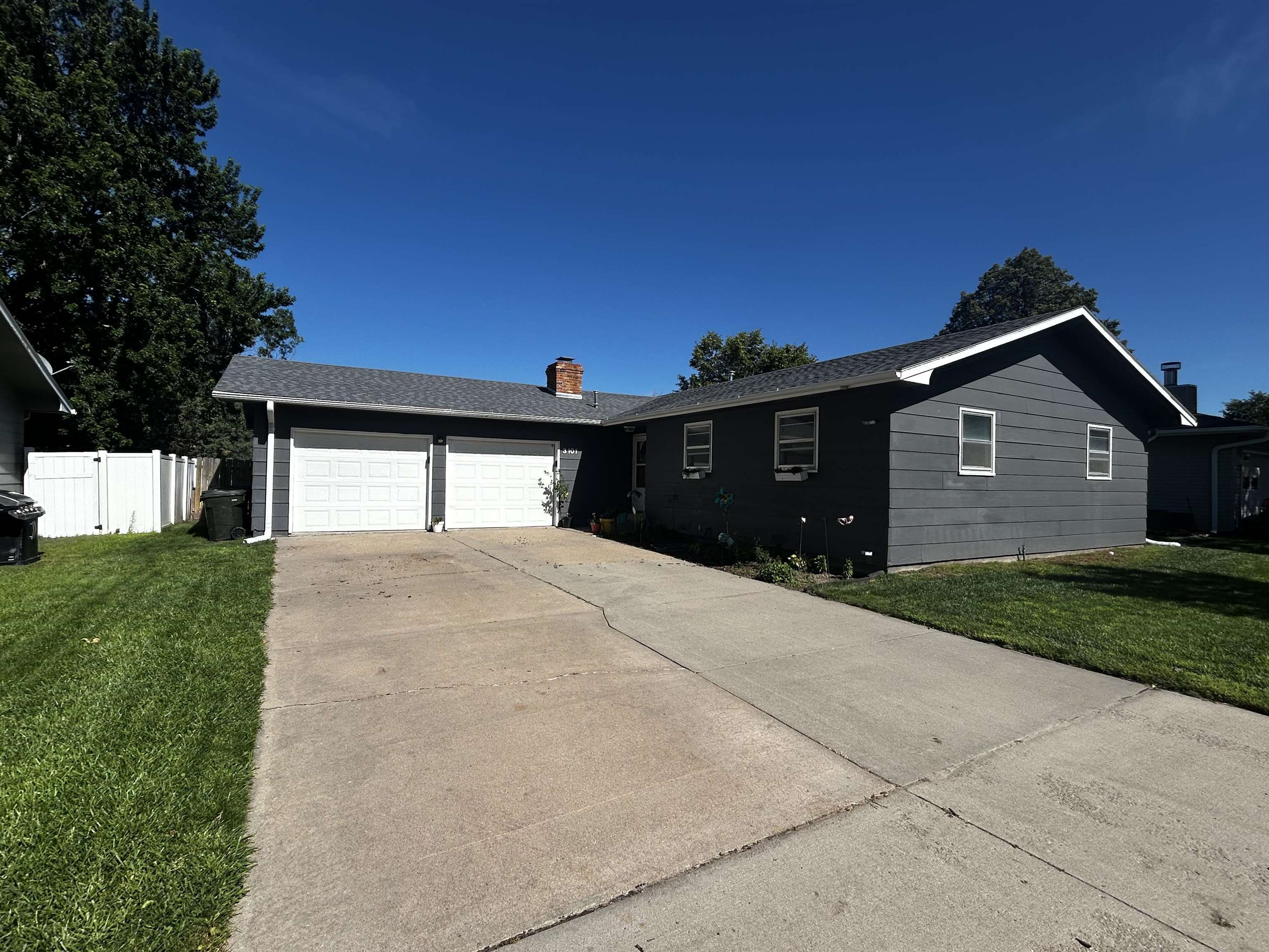 Property Photo: 3101 Ioke NE 69101