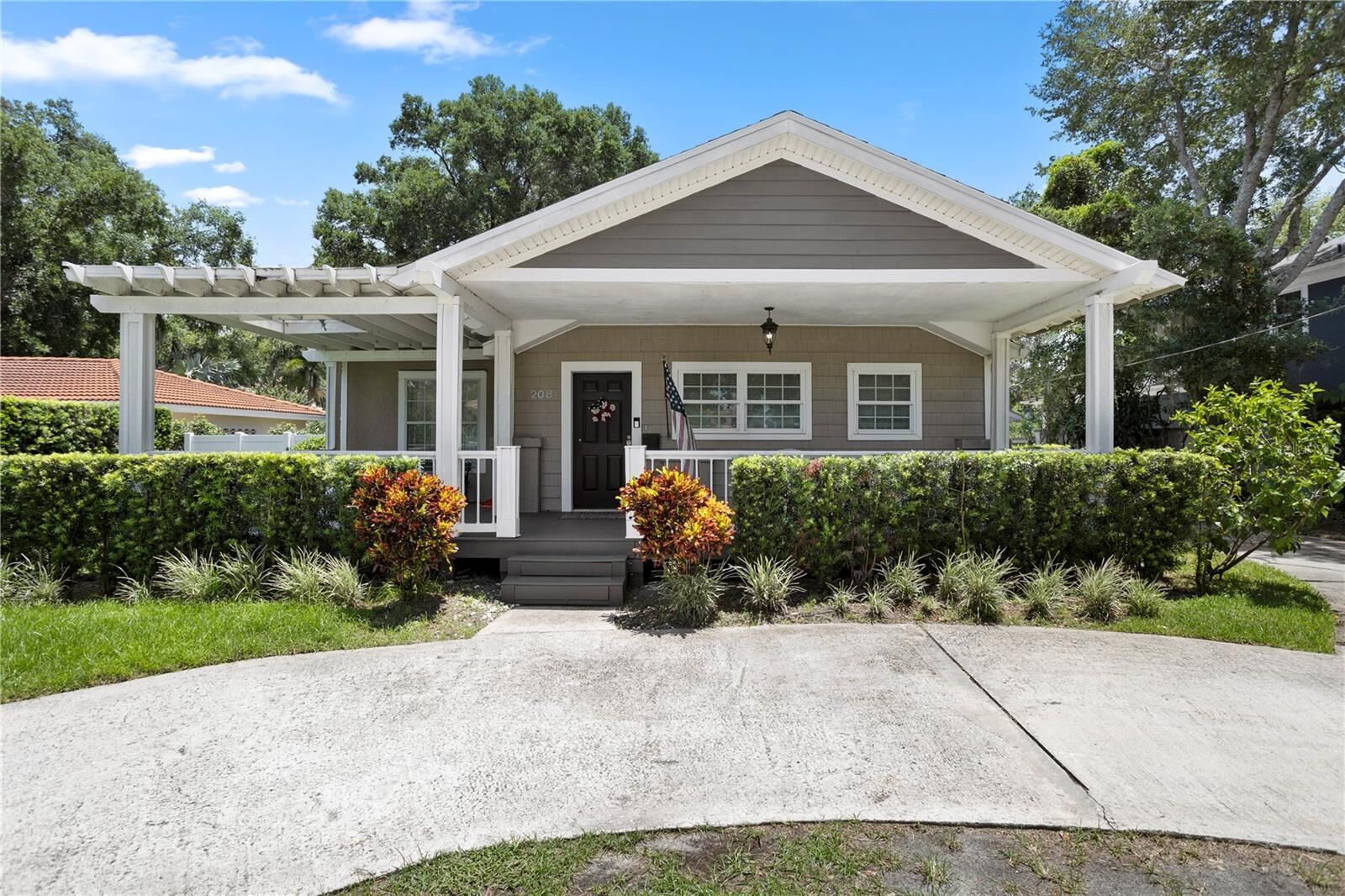 Property Photo: 208 Brewer Avenue FL 32789