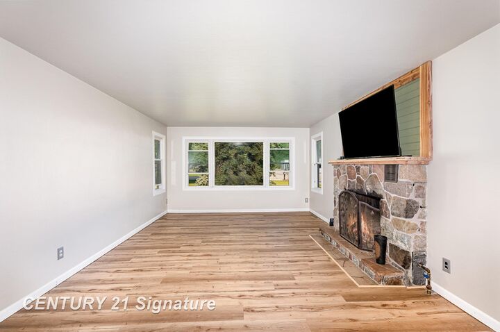 Property Photo: 319 S M-18 Road MI 48624