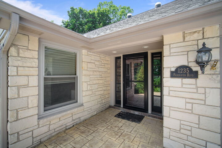 Property Photo: 1235 Fairhaven Blvd WI 53122