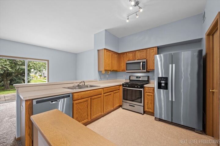 Property Photo:  4141 Oak Tree Lane  IL 60586 