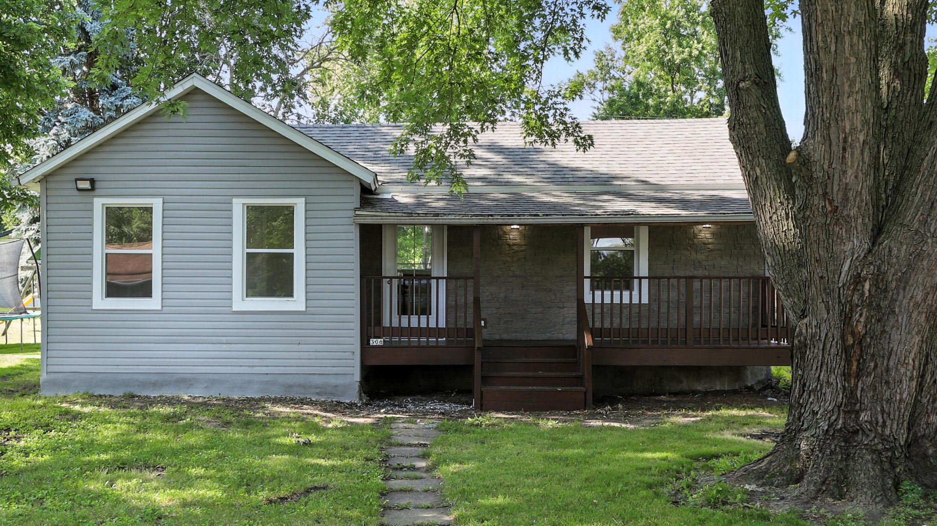 Property Photo:  306 E Martin Street  IL 61741 