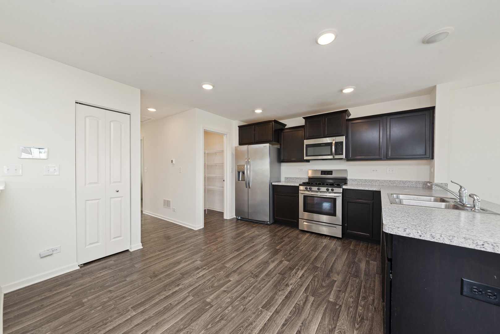 Property Photo: 190 Goldenrod Drive IL 60124