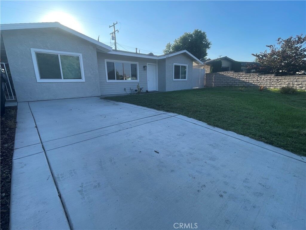 Property Photo:  623 E Elm Street A  CA 91761 