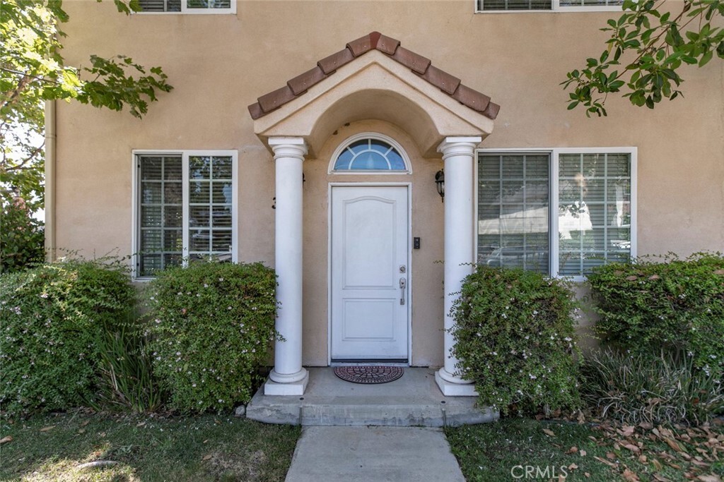 Property Photo: 9360 Sunland Park Drive 3 CA 91352