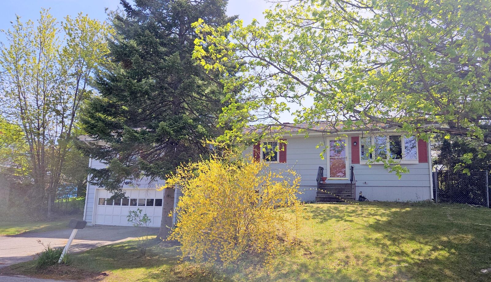 Property Photo: 9 Meadow Lane ME 04240