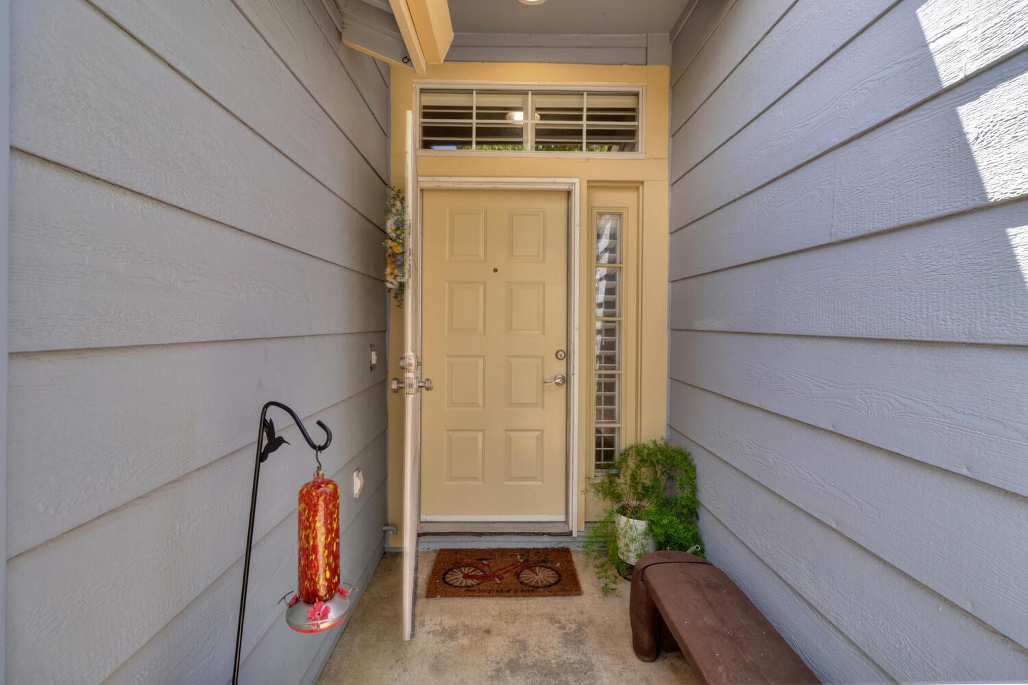 Property Photo: 7664 Sundrift Lane CA 95828