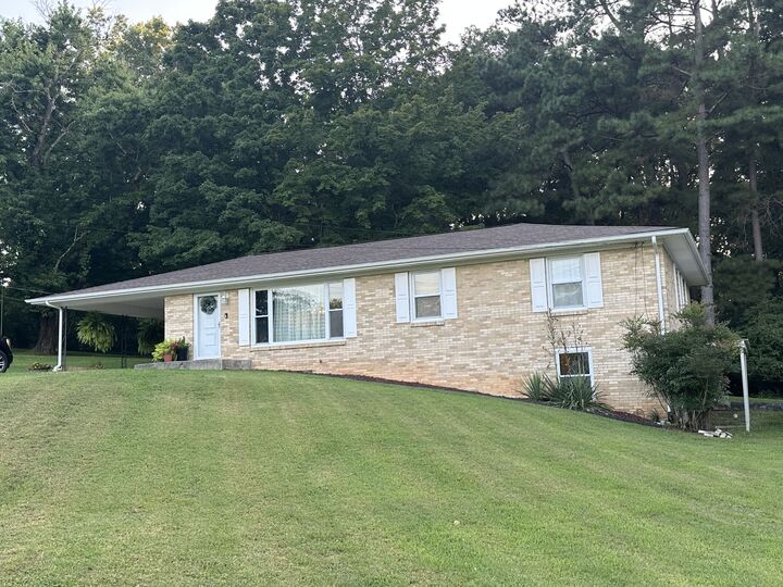 Property Photo: 544 E Church St TN 37058