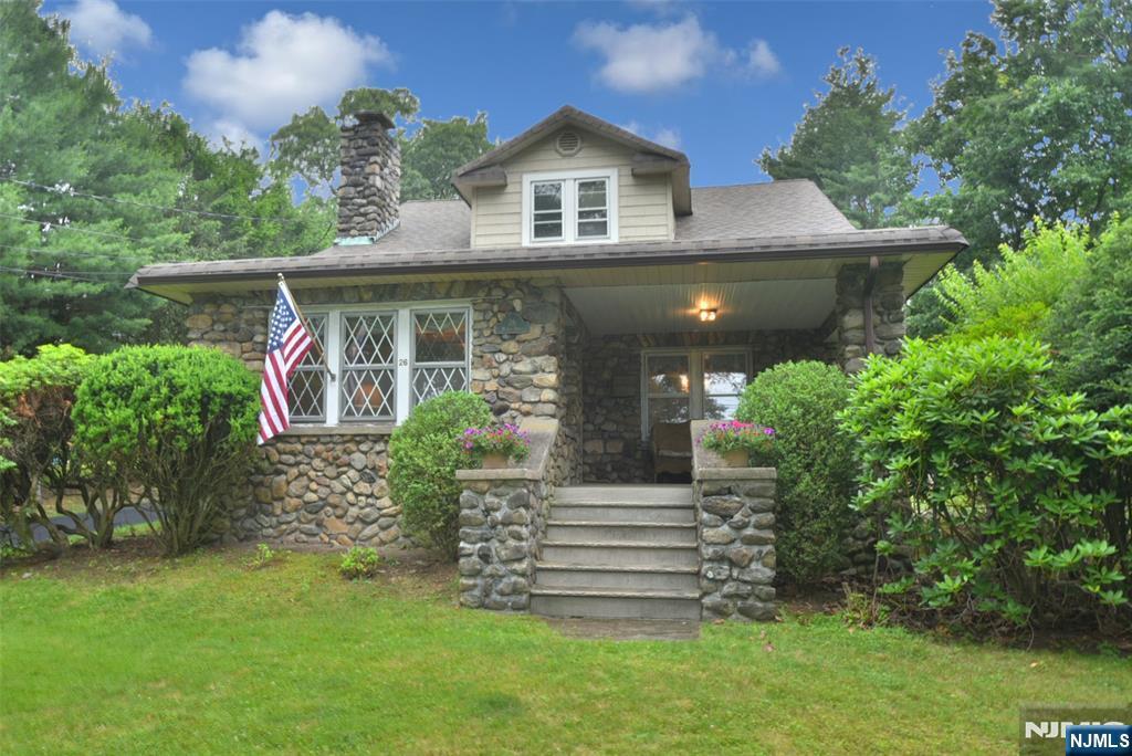 26 Monroe Street  Waldwick NJ 07463 photo