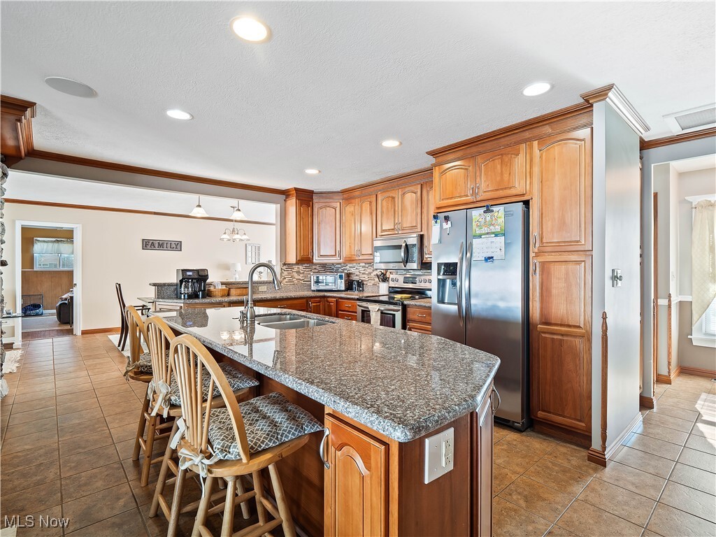 Property Photo:  530 Crossbrook Drive E  OH 44017 