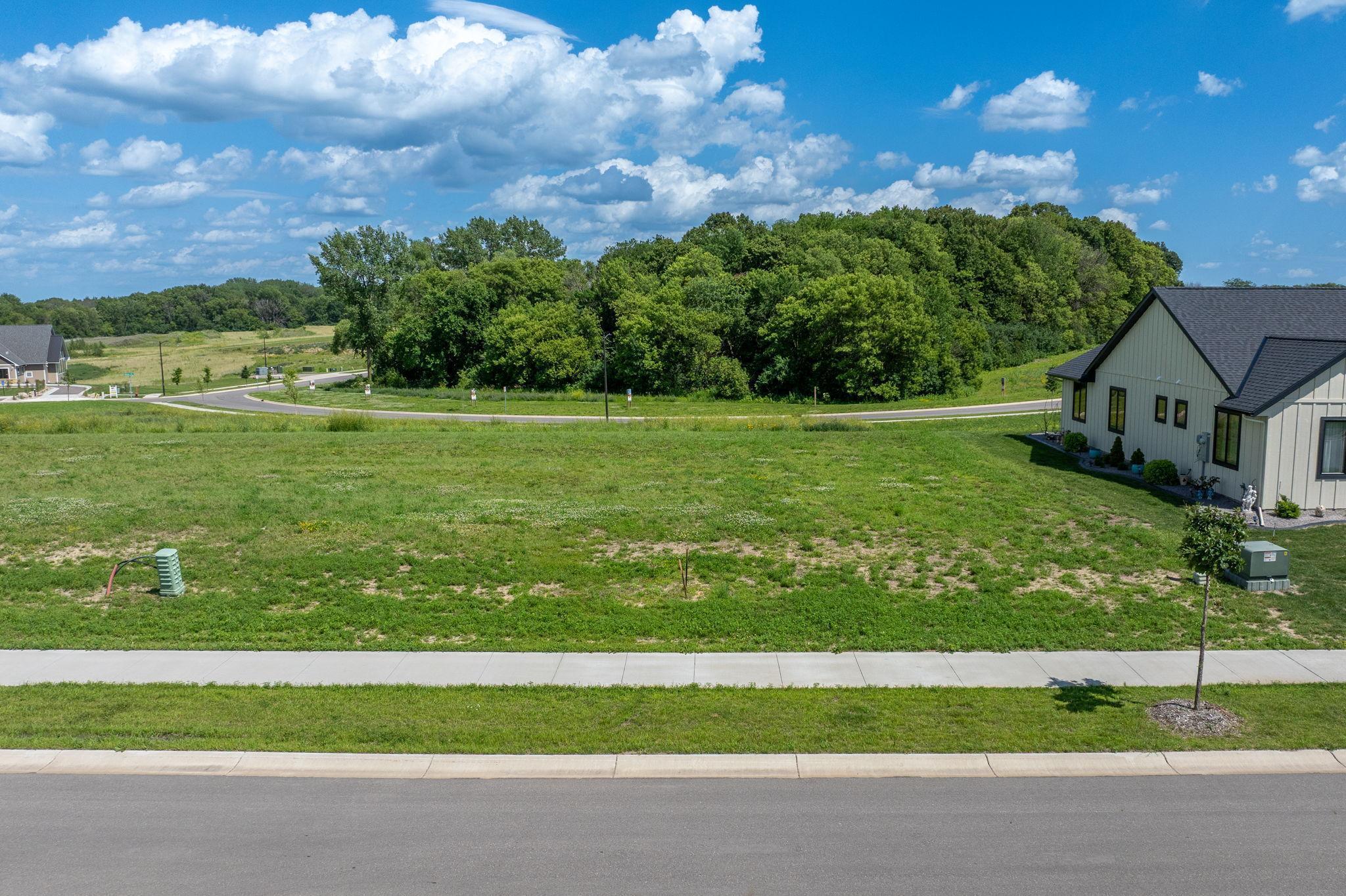 Property Photo: 1031 Saba Boulevard MN 56001