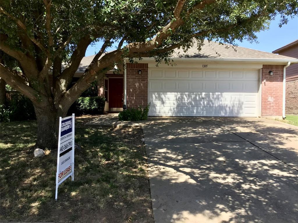 Property Photo: 1205 Ramsey Court TX 76209