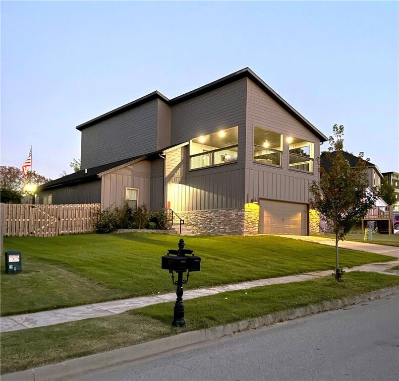 Property Photo:  2588 N Justin Drive  AR 72704