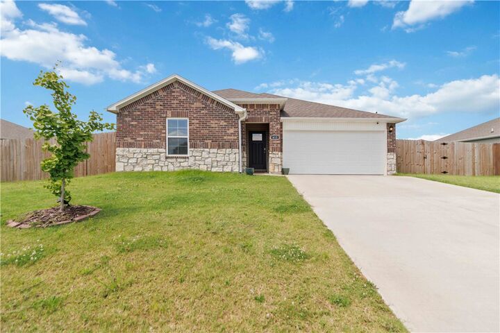 613 S Smith Avenue  Gentry AR 72734 photo