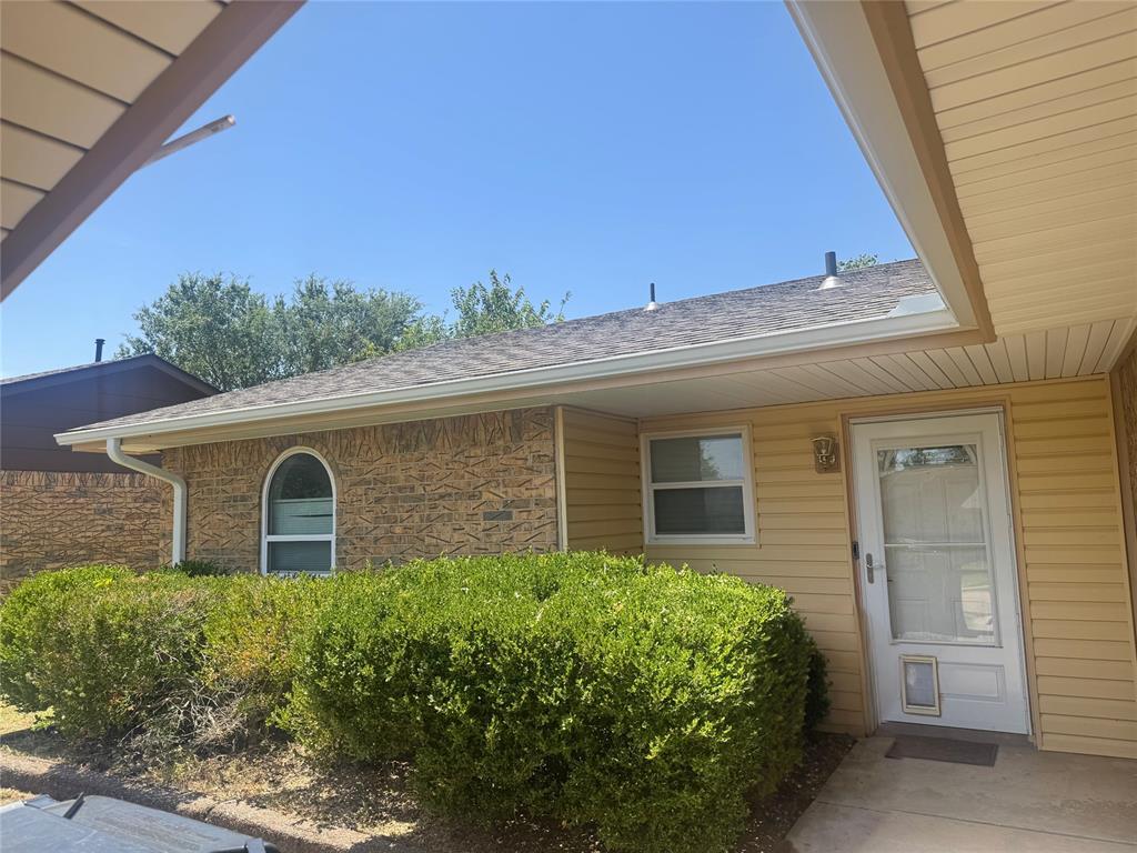 Property Photo: 2410 NW Norman Circle OK 73505