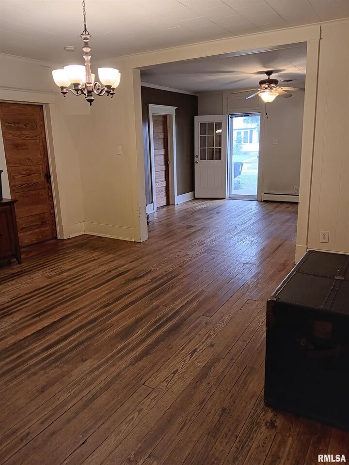Property Photo:  1935 Elm Street  IL 62966 