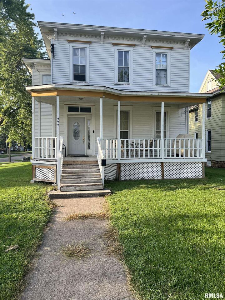 444 7th Avenue South  Clinton IA 52732 photo