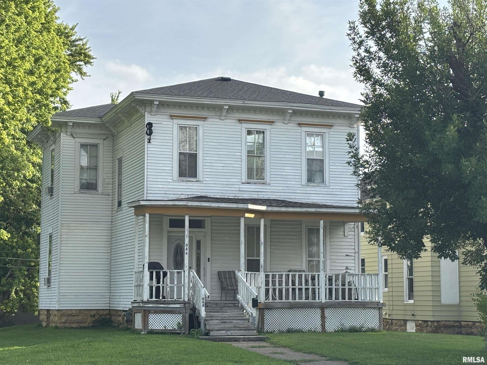 Property Photo:  444 7th Avenue South  IA 52732 