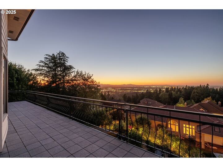 Property Photo: 2647 W 29th Ave OR 97405