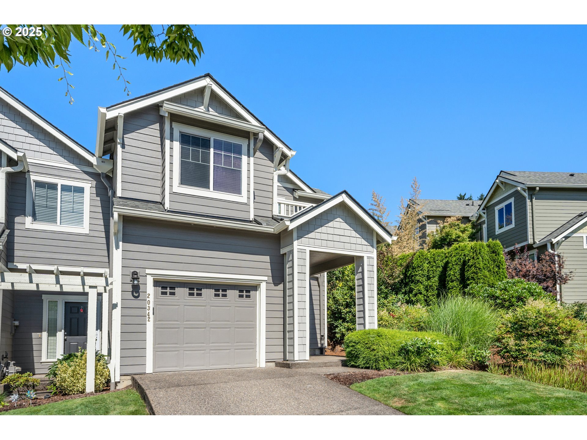 Property Photo:  20342 Hoodview Ave  OR 97068 