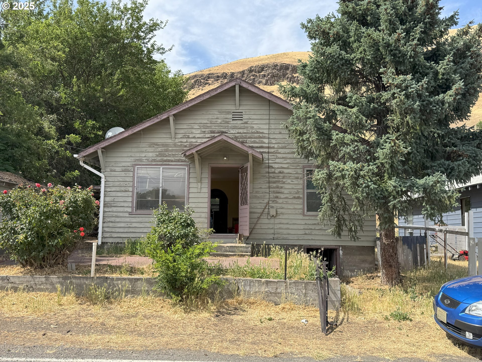 Property Photo:  115 Main St  WA 98673 