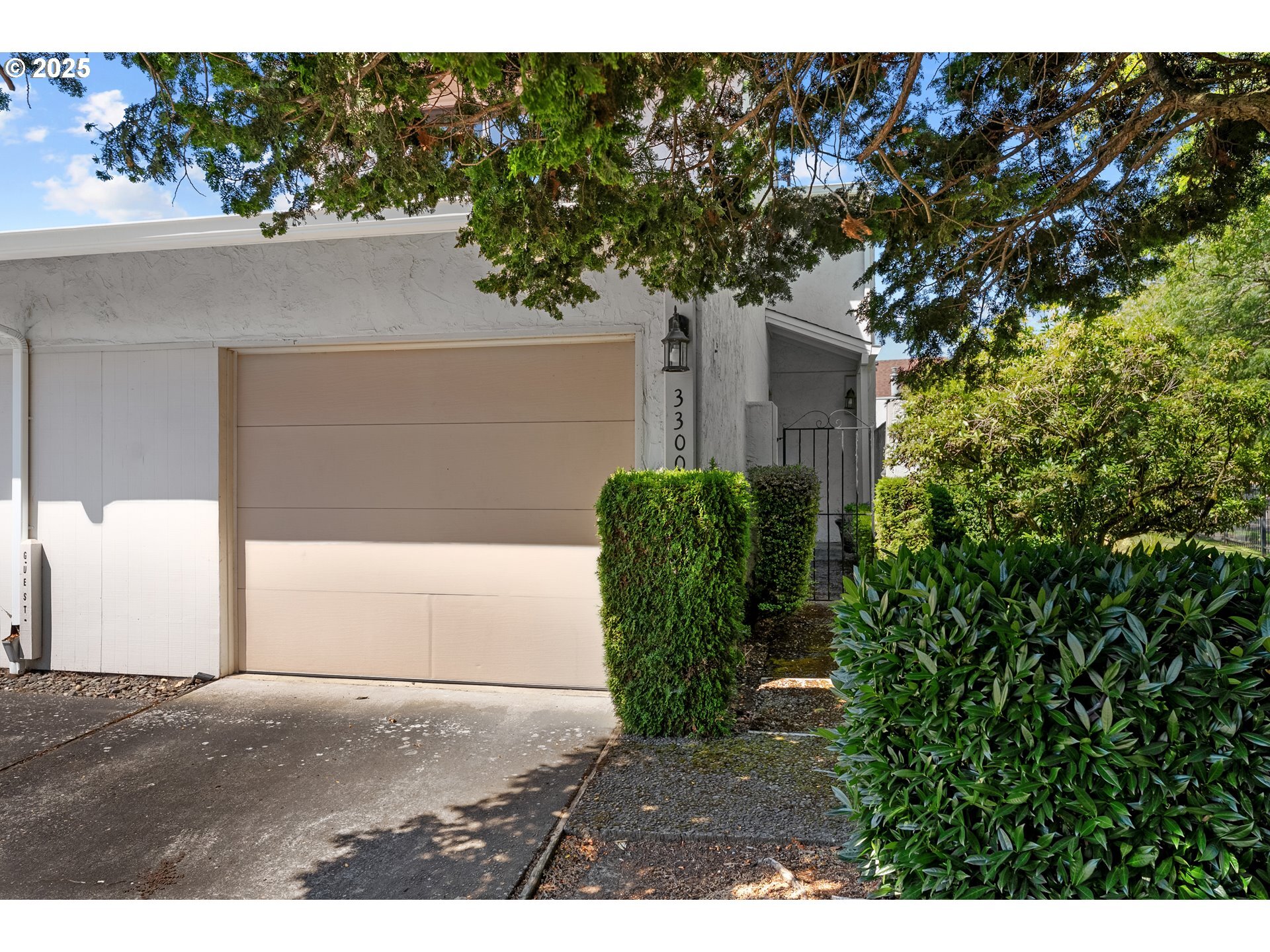 Property Photo: 3300 NE 29th St OR 97030