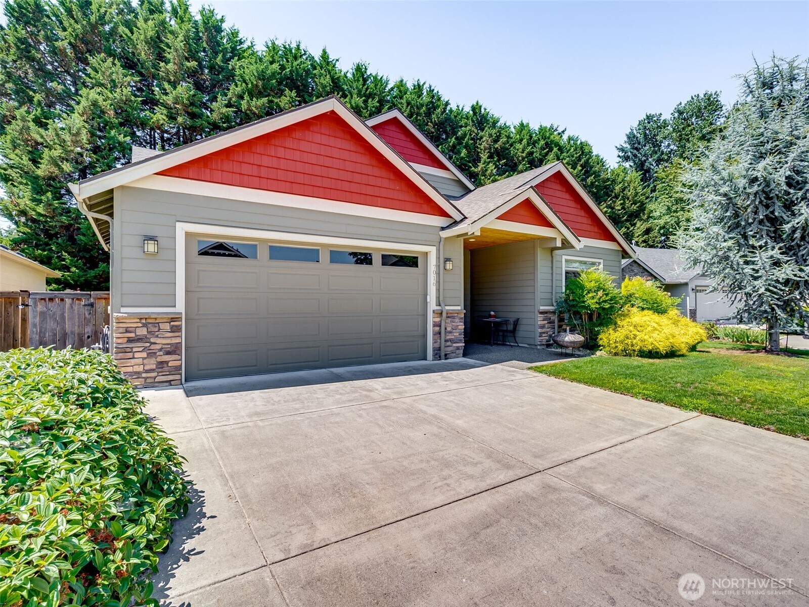 Property Photo: 7016 NW 23rd Court WA 98665