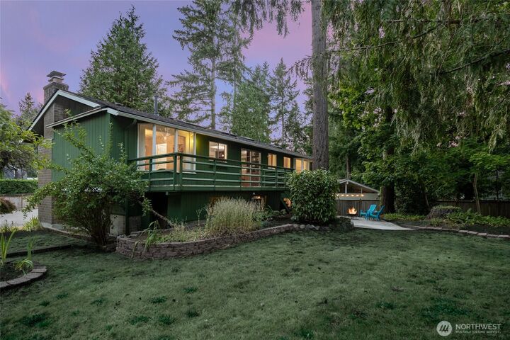 Property Photo: 12822 NE 68th Street WA 98033