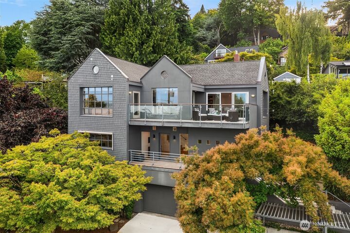 Property Photo:  603  Wellington Avenue  WA 98122 
