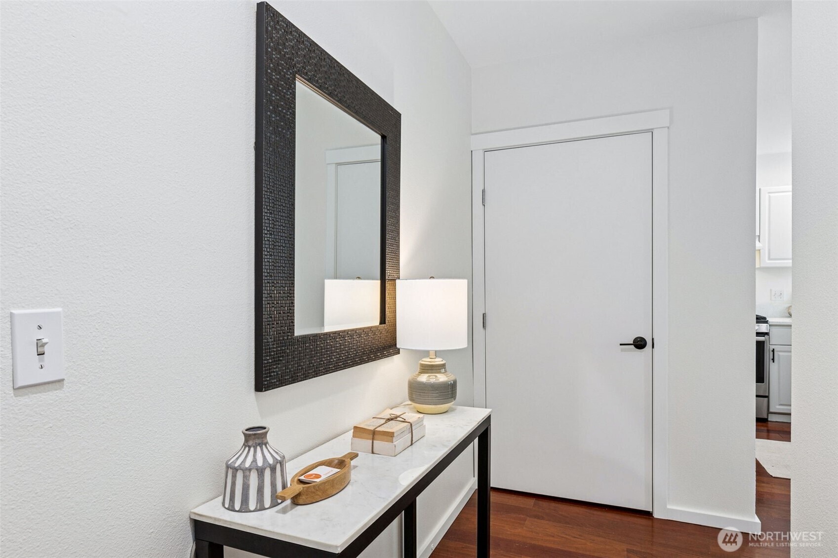 Property Photo: 11550 Stone Avenue N 304 WA 98133