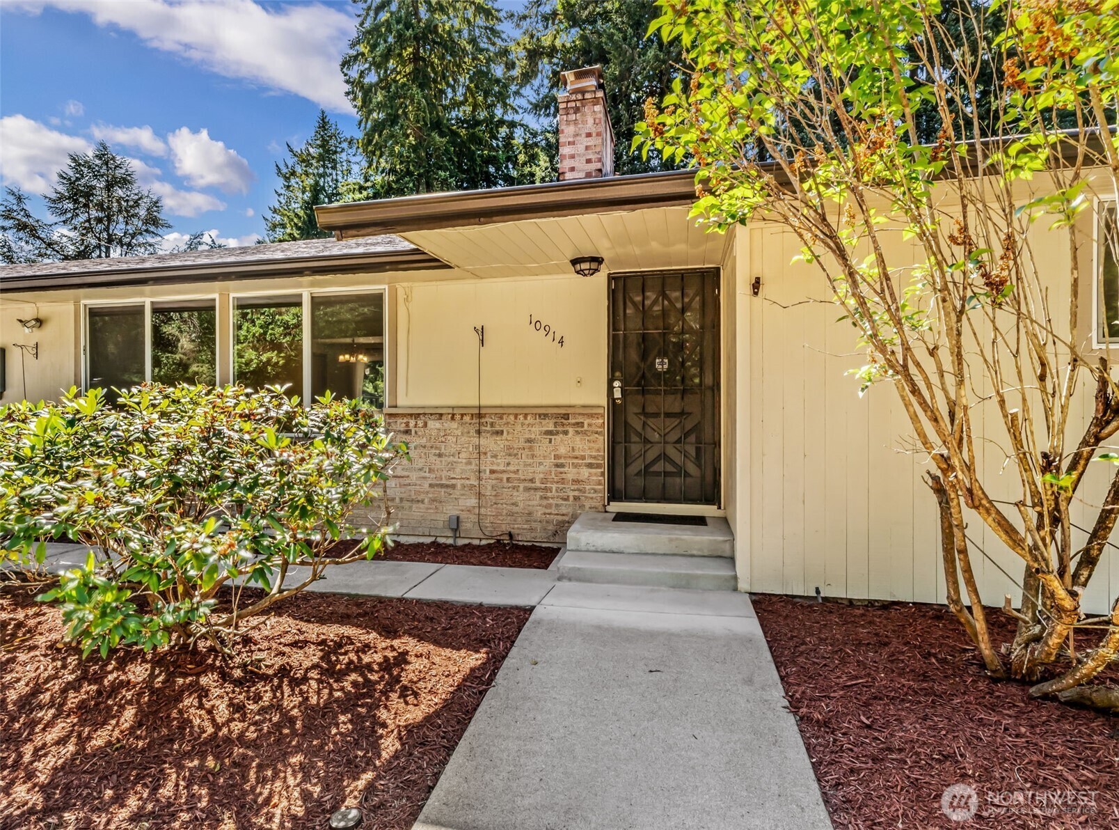 Property Photo: 10914 93rd Avenue SW WA 98498