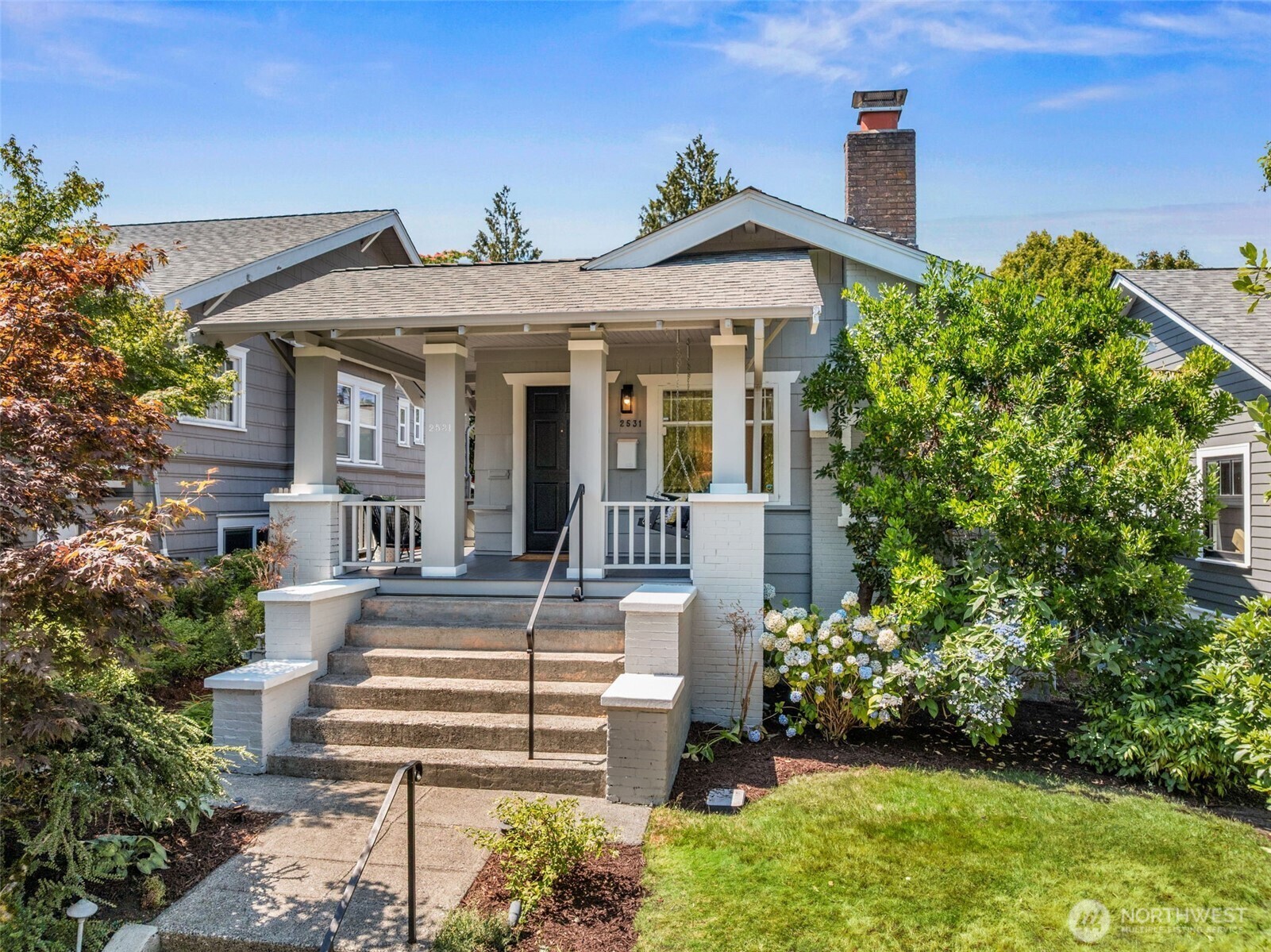 Property Photo: 2531 1st Avenue N WA 98109