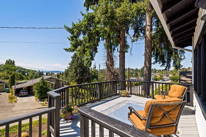 Property Photo:  5250  46th Avenue SW  WA 98136 