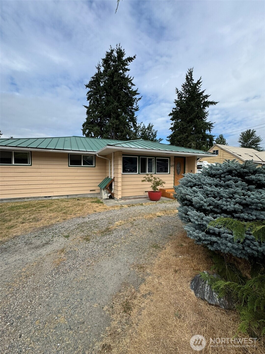 Property Photo: 625 Sauk Avenue WA 98241