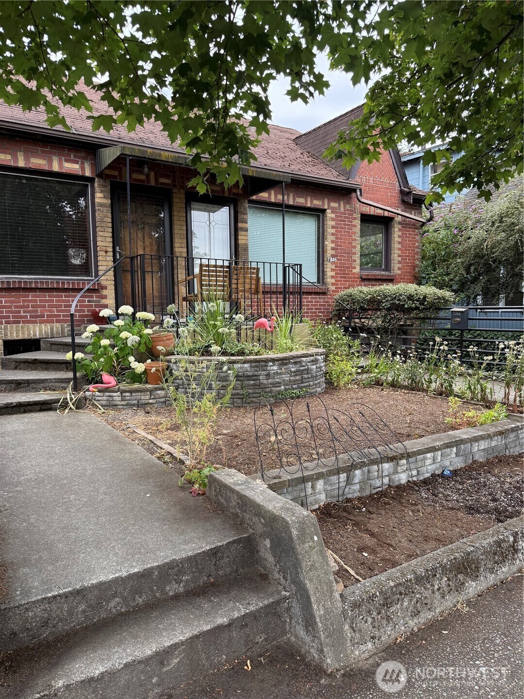 Property Photo: 7346 15th Avenue NW WA 98117