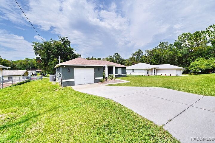 Property Photo: 6093 E Malverne Street FL 34452