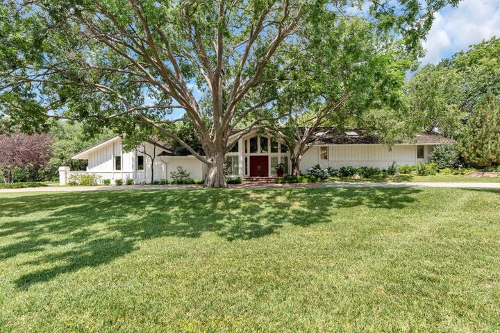 Property Photo:  901 N Tara  KS 67206 