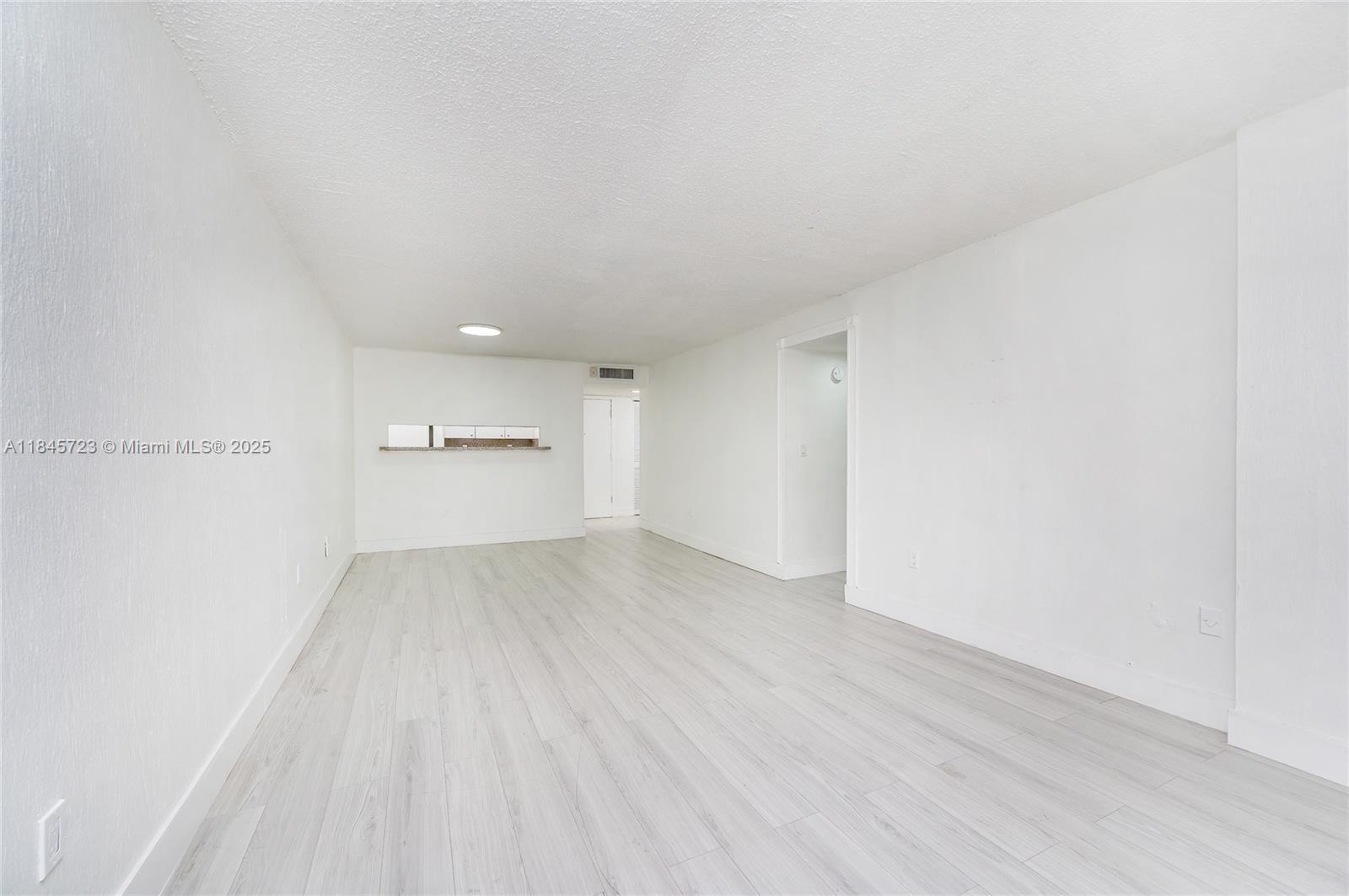 Property Photo: 10400 SW 108th Ave A409 FL 33176